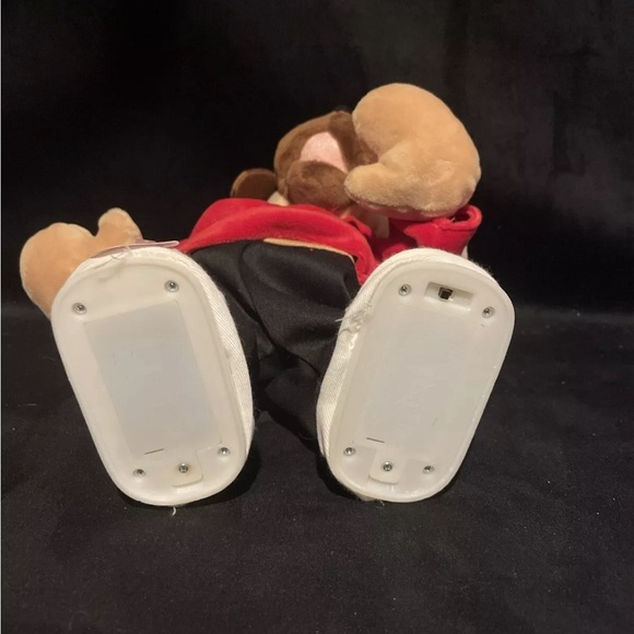 Merry Bright Animated Dancing Christmas Pug Sings To Bust A Move - Picture 5 of 6